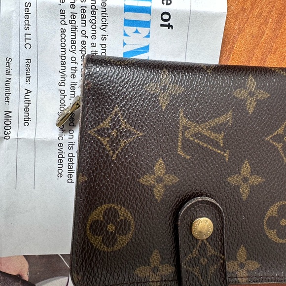 Louis Vuitton Monogram Compact Wallet - Picture 1 of 11
